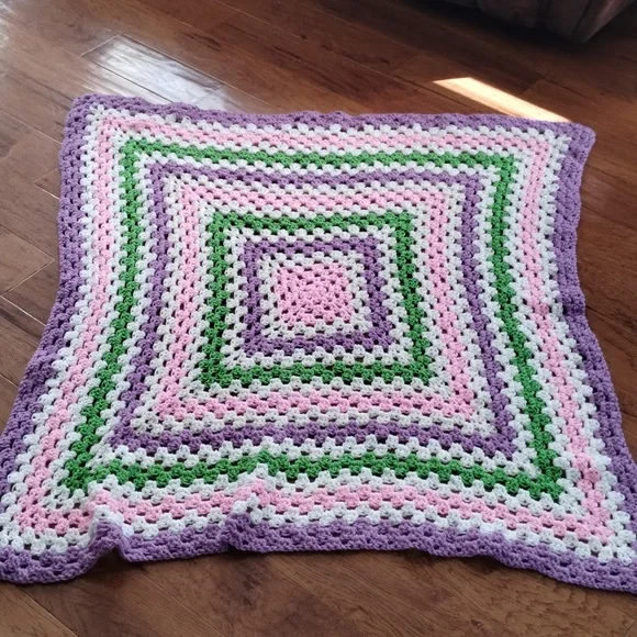 Vintage Baby Blanket Granny Square - Picture 2 of 3